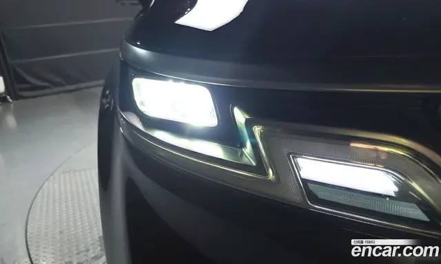 Kia Carnival 2023 2.2 автомат (гидро), миниатюра 8