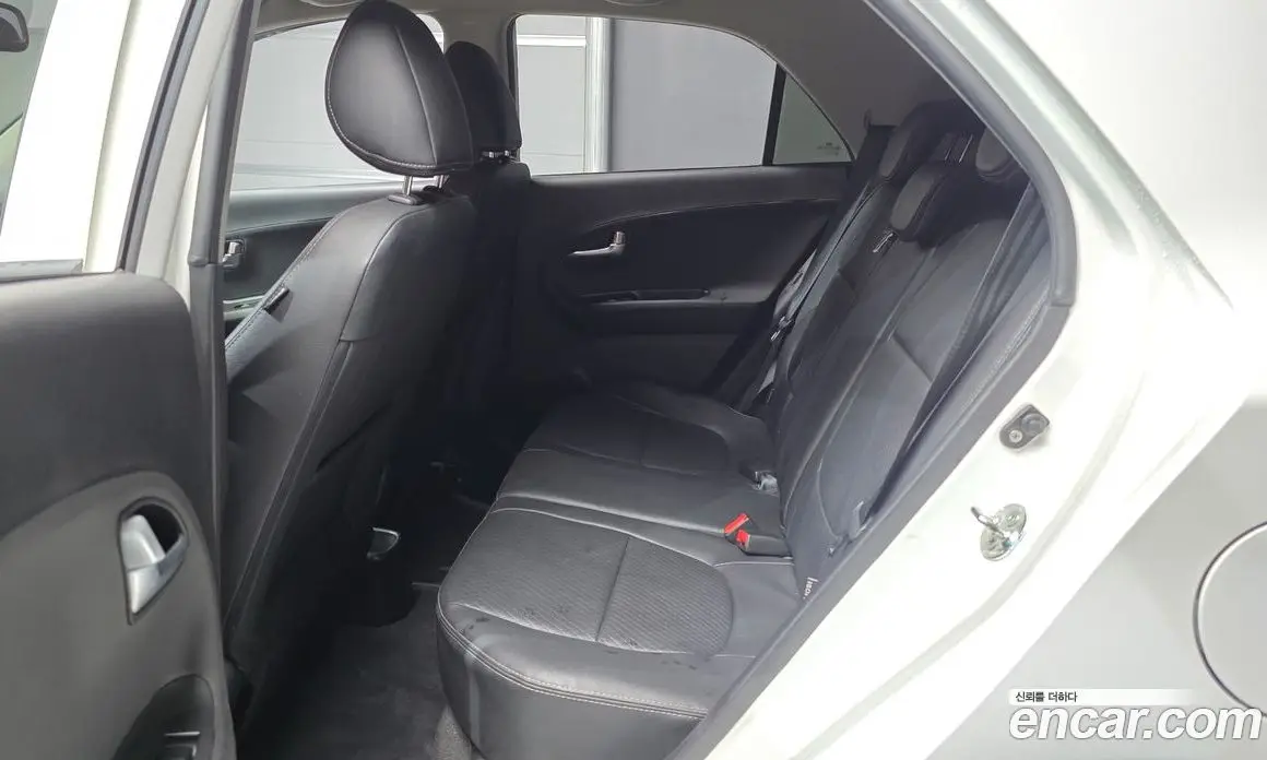 Kia Morning 2013 1.0 автомат (гидро), фото 18 Kia Morning 2013 1.0 автомат (гидро), фото 18