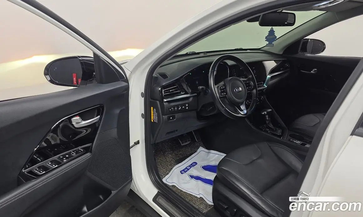 Kia Niro 2020 1.6 автомат (гидро), фото 13