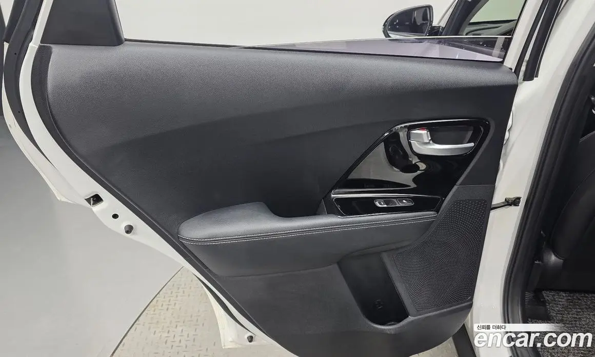 Kia Niro 2020 1.6 автомат (гидро), фото 15