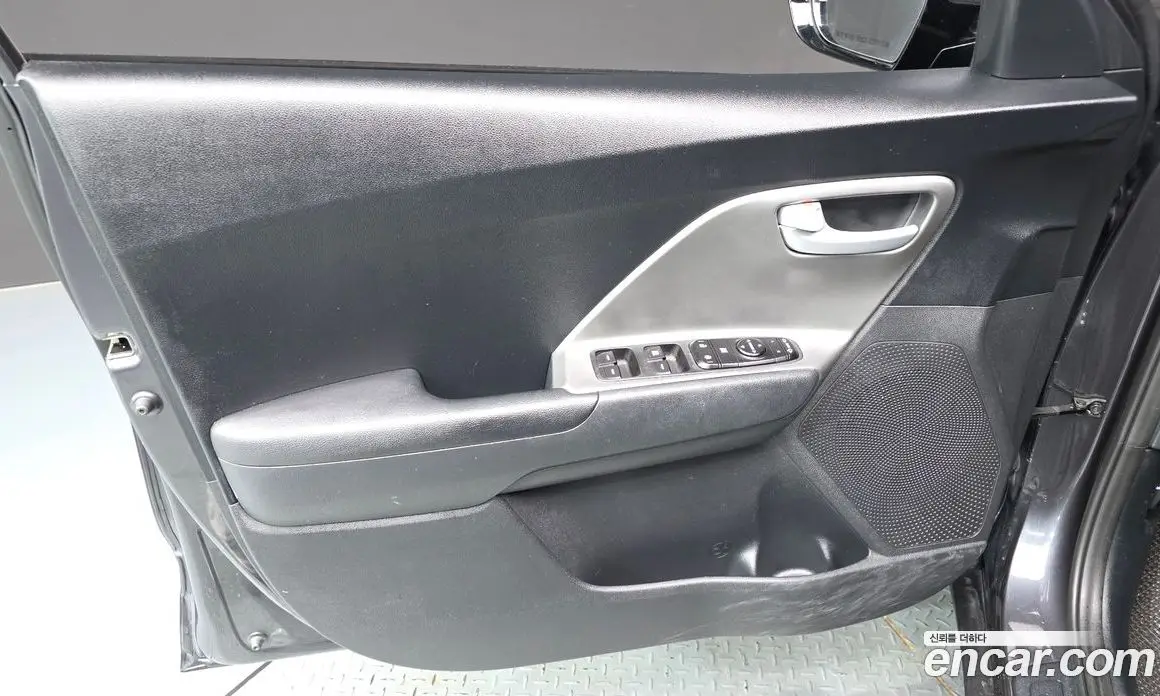 Kia Niro 2021 1.6 автомат (гидро), фото 14