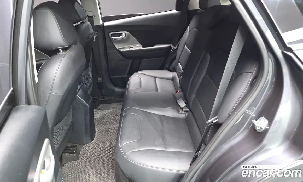 Kia Niro 2021 1.6 автомат (гидро), фото 18