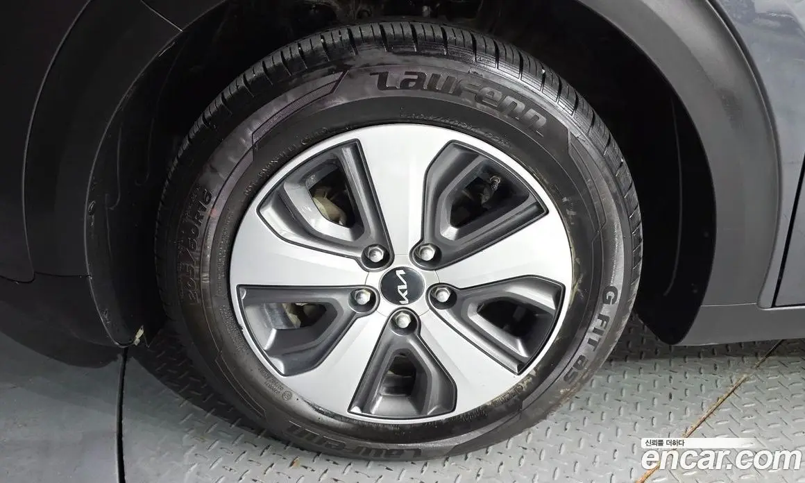 Kia Niro 2021 1.6 автомат (гидро), фото 5