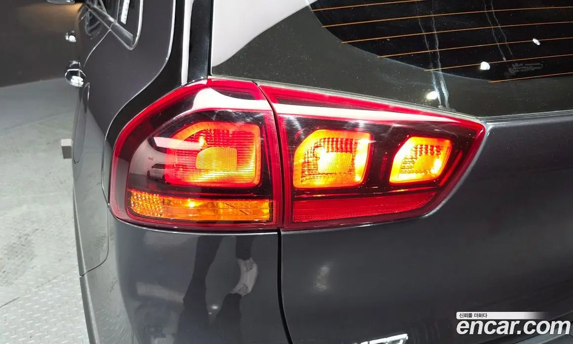 Kia Niro 2021 1.6 автомат (гидро), фото 9