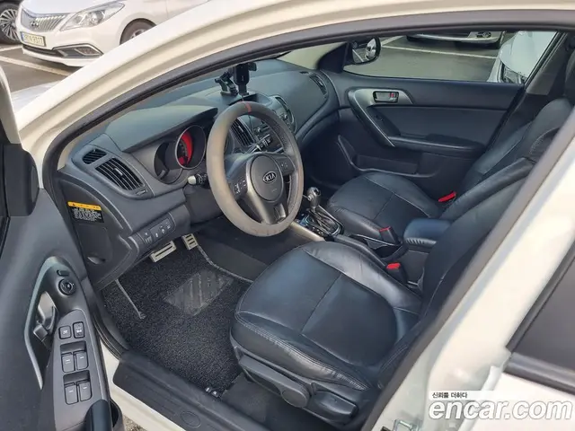 Kia Porte 2011 1.6 автомат (гидро), миниатюра 12