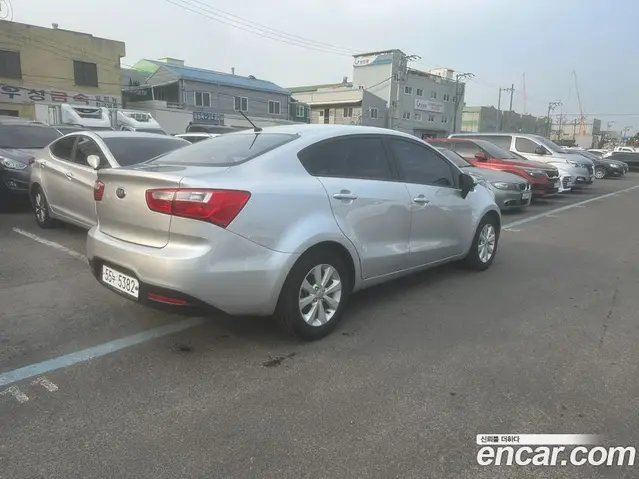 Kia Pride 2014 1.4 автомат (гидро), миниатюра 4