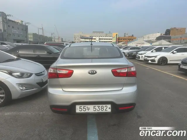 Kia Pride 2014 1.4 автомат (гидро), миниатюра 5