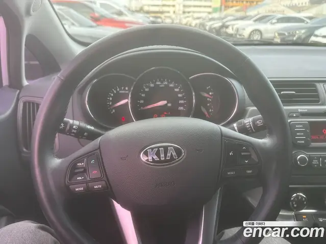 Kia Pride 2014 1.4 автомат (гидро), миниатюра 10