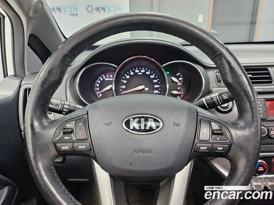 Kia Pride 2014 1.4 автомат (гидро), фото 11