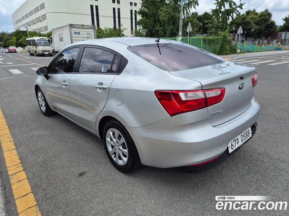 Kia Pride 2016 1.4 автомат (гидро), фото 4