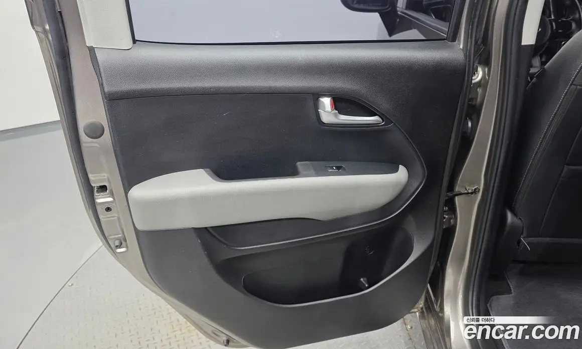 Kia Ray 2019 1.0 автомат (гидро), фото 15