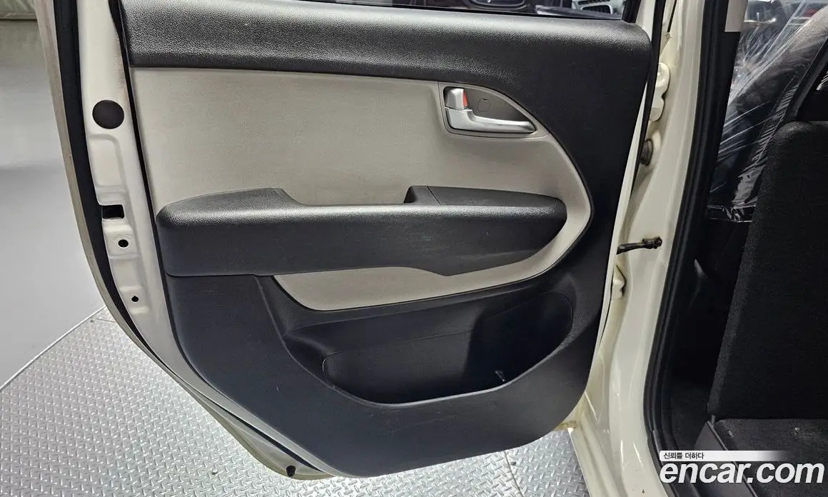Kia Ray 2021 1.0 автомат (гидро), фото 15