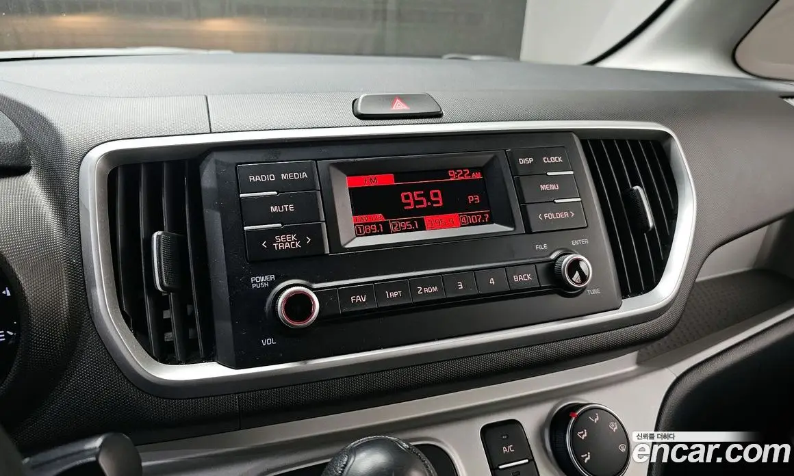 Kia Ray 2022 1.0 автомат (гидро), фото 13