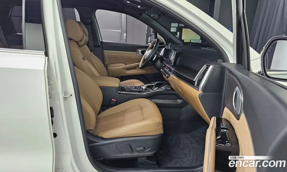 Kia Sorento 2023 2.5 автомат (гидро), фото 12