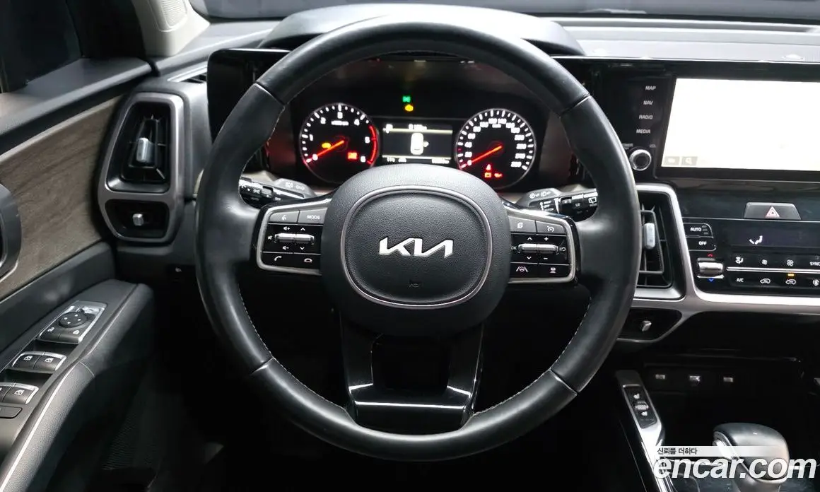 Kia Sorento 2023 2.2 автомат (гидро), фото 13
