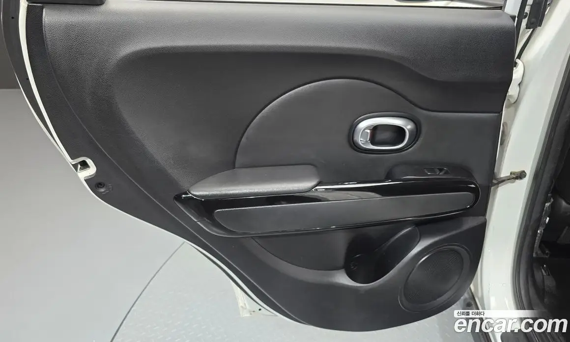 Kia Soul 2014 1.6 автомат (гидро), фото 15 Kia Soul 2014 1.6 автомат (гидро), фото 15