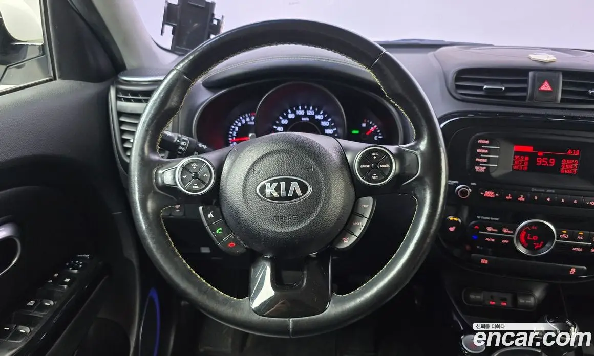 Kia Soul 2014 1.6 автомат (гидро), фото 19 Kia Soul 2014 1.6 автомат (гидро), фото 19