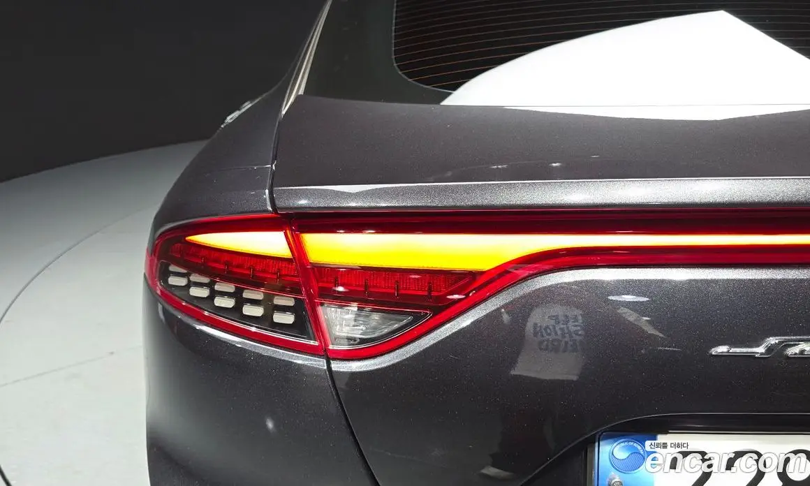 Kia Stinger 2017 2.0 автомат (гидро), фото 9