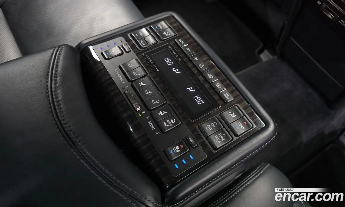 Lexus LS 2016 5.0 автомат (гидро), фото 18