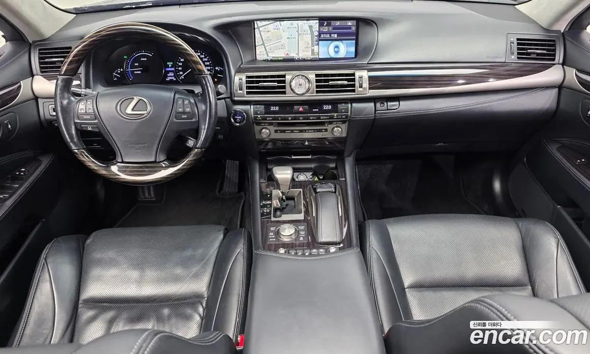 Lexus LS 2016 5.0 автомат (гидро), фото 7