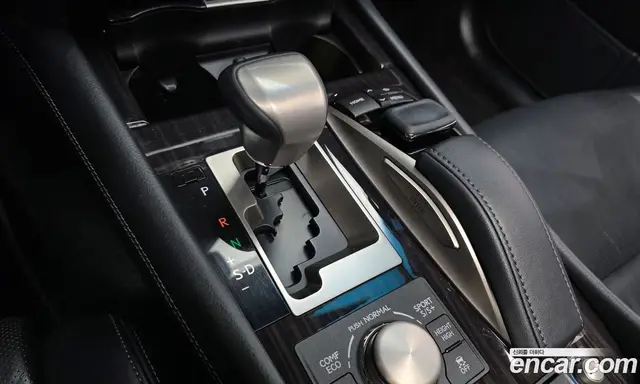 Lexus LS 2016 5.0 автомат (гидро), миниатюра 9