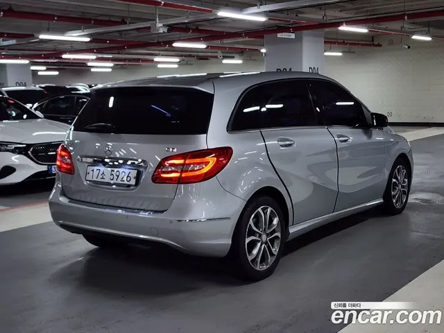 Mercedes-Benz B-Class 2014 1.8 автомат (гидро), миниатюра 2 Mercedes-Benz B-Class 2014 1.8 автомат (гидро), миниатюра 2