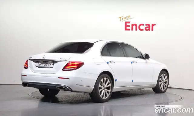 Mercedes-Benz E-Class 2018 2.0 автомат (гидро), миниатюра 2