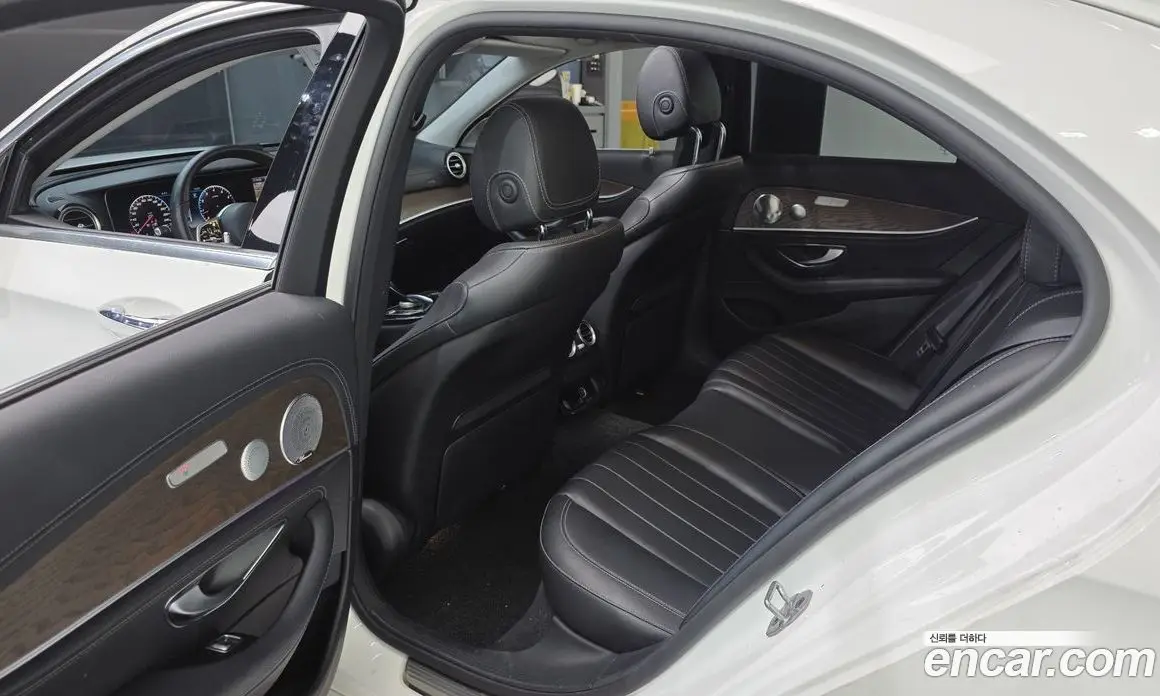 Mercedes-Benz E-Class 2018 2.0 автомат (гидро), фото 11