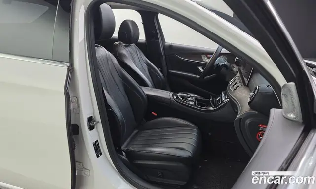 Mercedes-Benz E-Class 2018 2.0 автомат (гидро), миниатюра 12