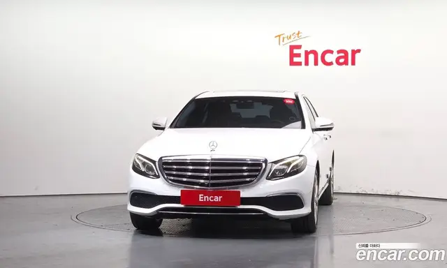 Mercedes-Benz E-Class 2018 2.0 автомат (гидро), миниатюра 3