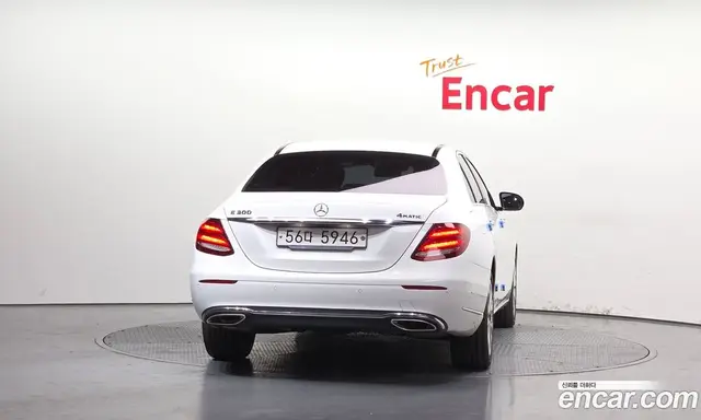 Mercedes-Benz E-Class 2018 2.0 автомат (гидро), миниатюра 4