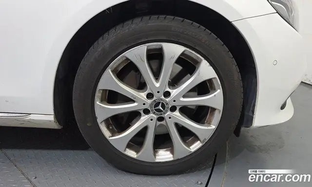 Mercedes-Benz E-Class 2018 2.0 автомат (гидро), миниатюра 5