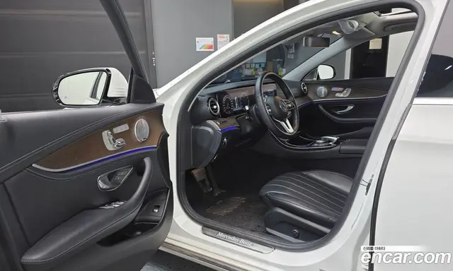 Mercedes-Benz E-Class 2018 2.0 автомат (гидро), миниатюра 10