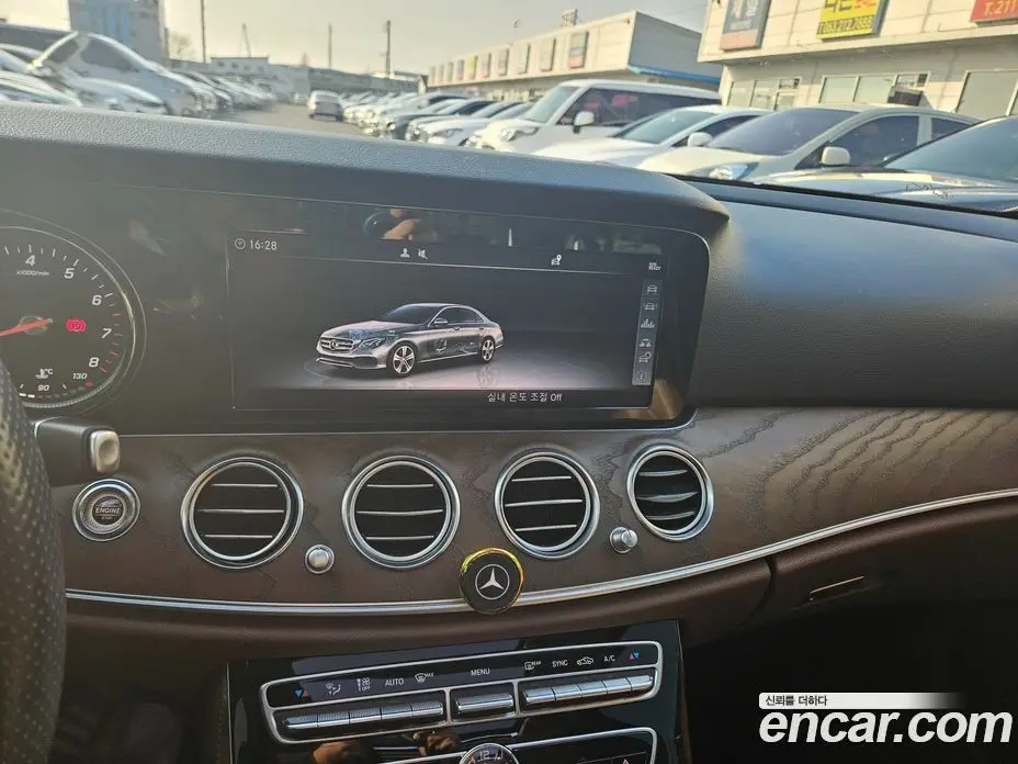 Mercedes-Benz E-Class 2018 2.0 автомат (гидро), фото 12