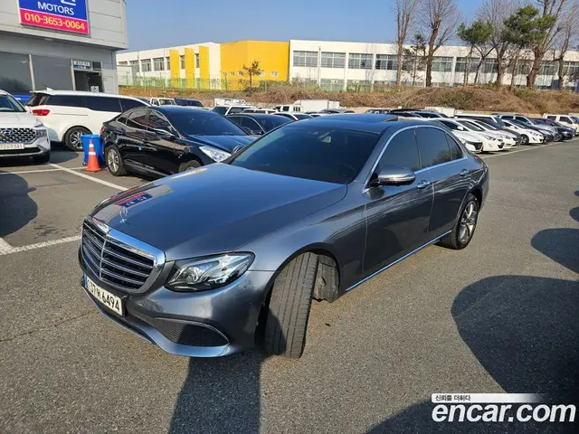 Mercedes-Benz E-Class 2018 2.0 автомат (гидро), миниатюра 3