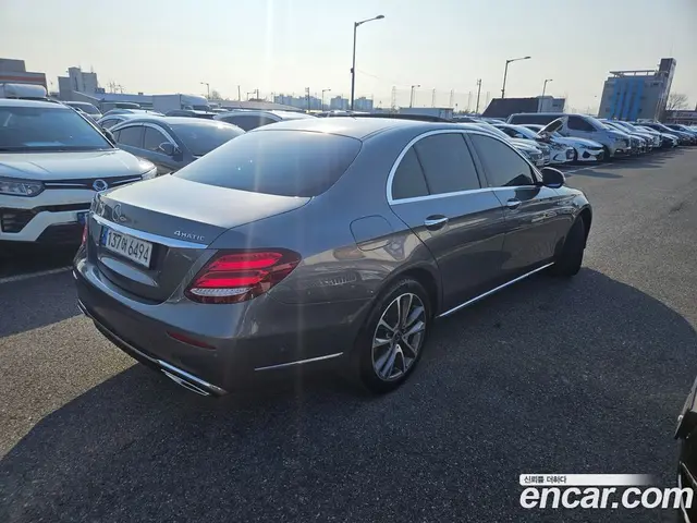 Mercedes-Benz E-Class 2018 2.0 автомат (гидро), миниатюра 6