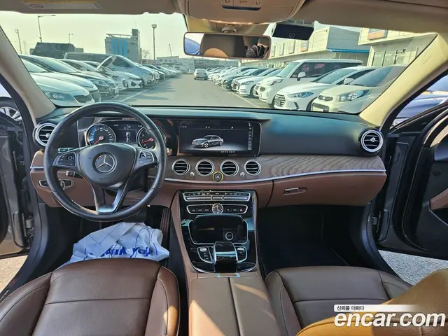 Mercedes-Benz E-Class 2018 2.0 автомат (гидро), миниатюра 9