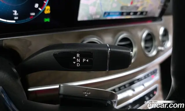 Mercedes-Benz E-Class 2022 2.0 автомат (гидро), миниатюра 12