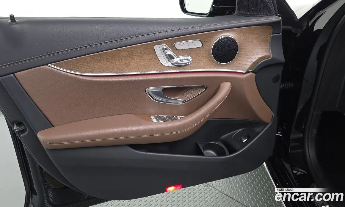 Mercedes-Benz E-Class 2022 2.0 автомат (гидро), фото 14
