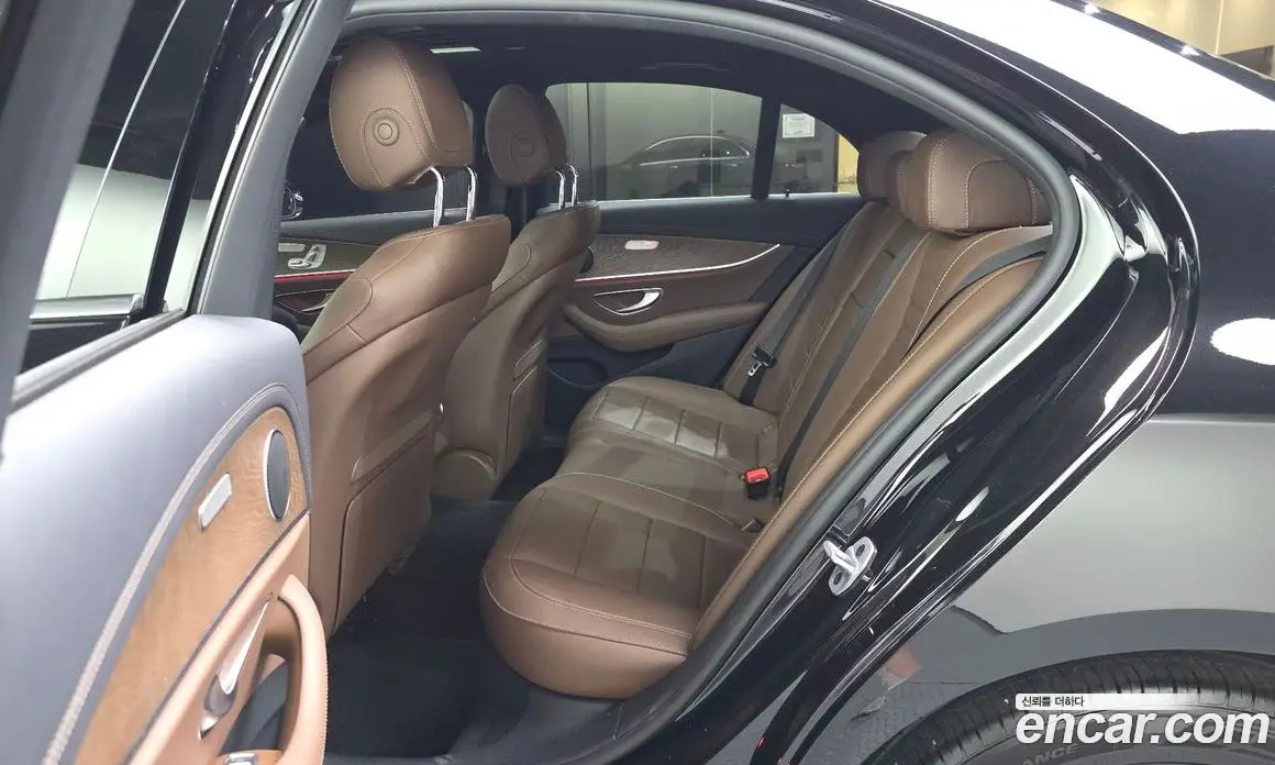 Mercedes-Benz E-Class 2022 2.0 автомат (гидро), фото 16