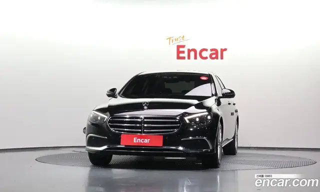 Mercedes-Benz E-Class 2022 2.0 автомат (гидро), миниатюра 3