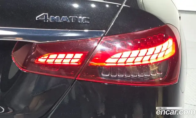 Mercedes-Benz E-Class 2022 2.0 автомат (гидро), миниатюра 9
