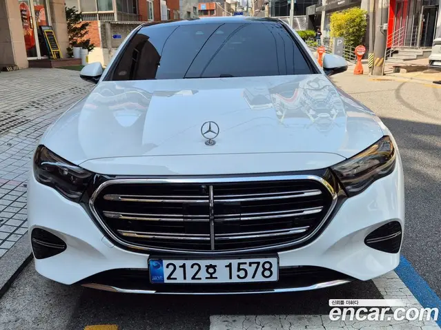 Mercedes-Benz E-Class 2025 2.0 автомат (гидро), миниатюра 2