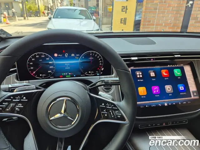 Mercedes-Benz E-Class 2025 2.0 автомат (гидро), миниатюра 8