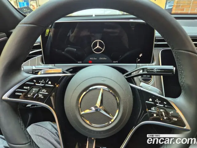 Mercedes-Benz E-Class 2025 2.0 автомат (гидро), миниатюра 9