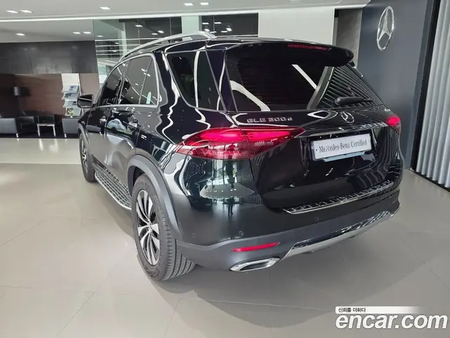 Mercedes-Benz GLE-Class 2025 2.0 автомат (гидро), миниатюра 2