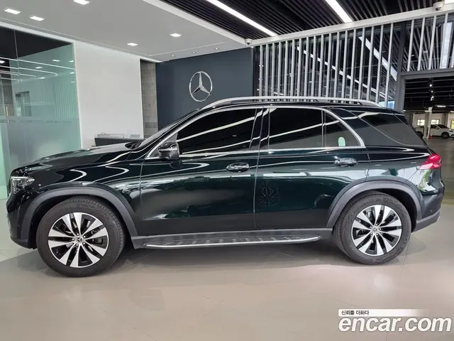 Mercedes-Benz GLE-Class 2025 2.0 автомат (гидро), миниатюра 6