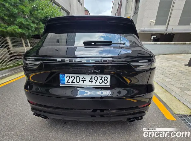 Porsche Cayenne 2023 4.0 автомат (гидро), миниатюра 2