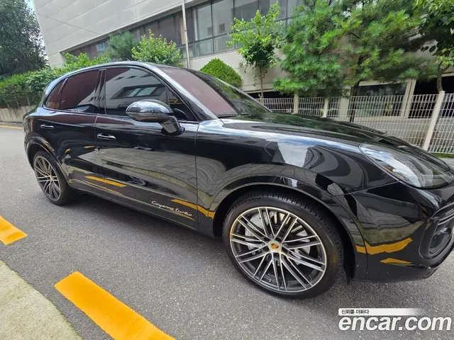 Porsche Cayenne 2023 4.0 автомат (гидро), миниатюра 3