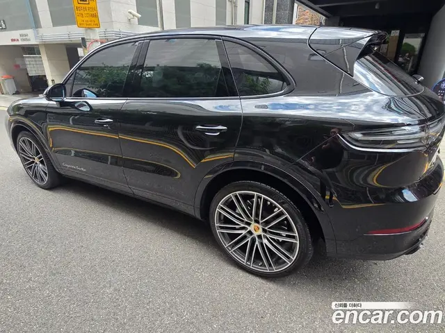 Porsche Cayenne 2023 4.0 автомат (гидро), миниатюра 4